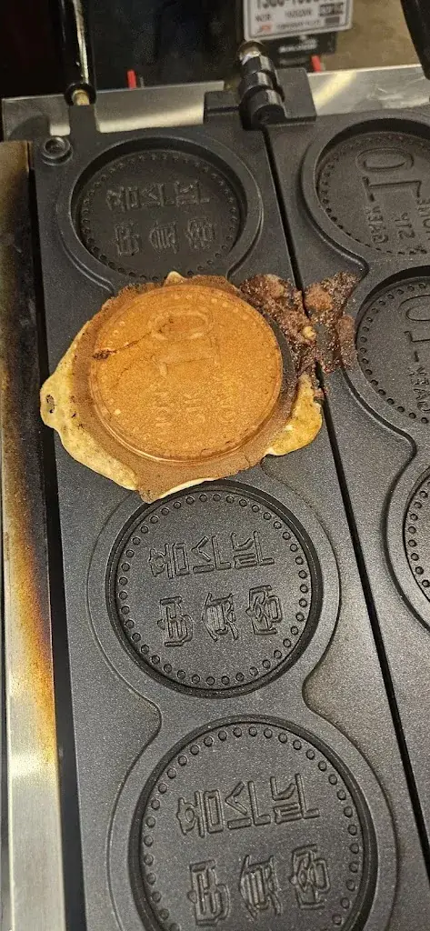 Lorenzo Beeuwkes_Sharky’s Restobar_Philippines_review