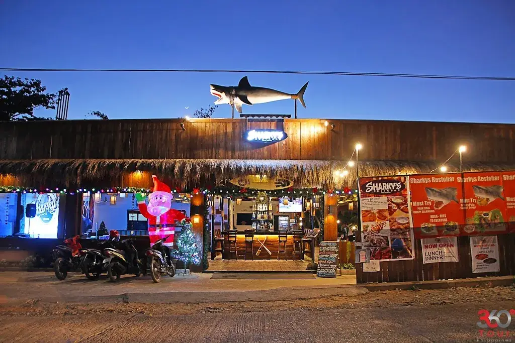 Sharky’s Restobar ristorante a Philippines