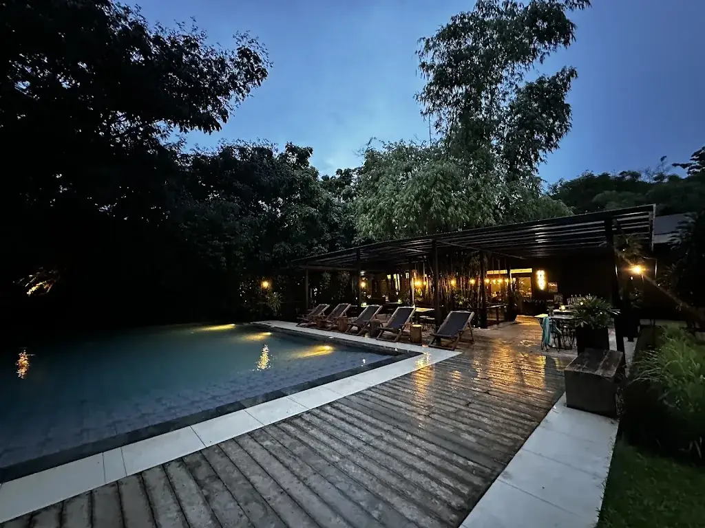 Meryll B_Hunt Restaurant - Coron_Philippines_review