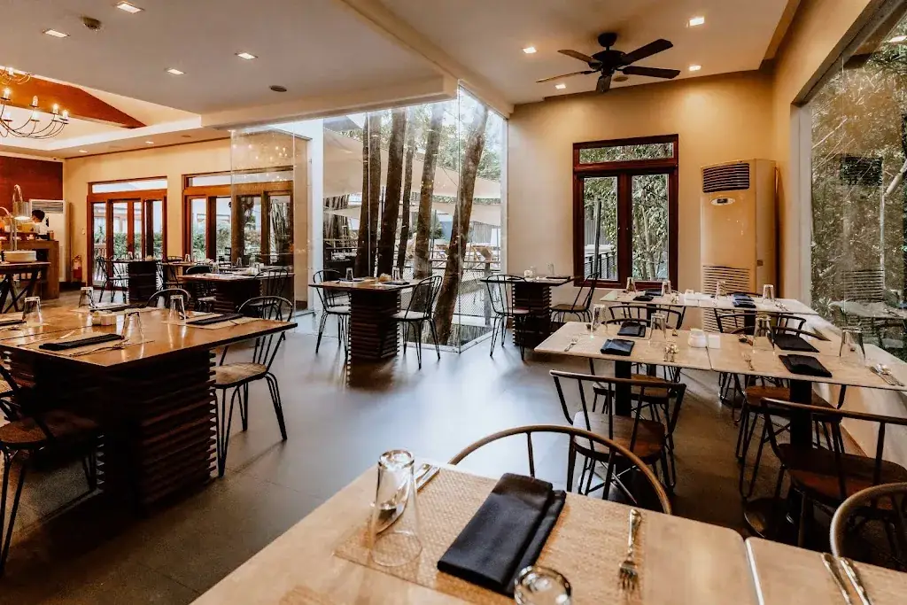 Hunt Restaurant - Coron_Philippines_slider_image_1