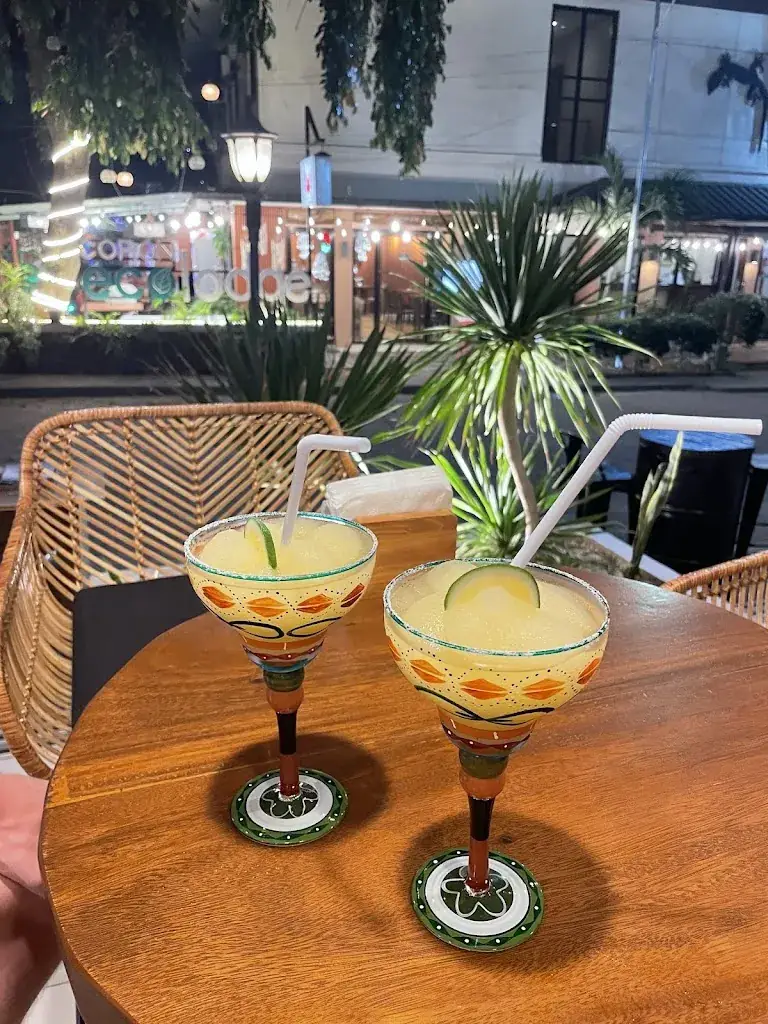 Jack Elrick_Salud By Get Real_Philippines_recensione