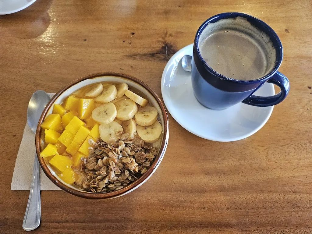 Sara Zambelli_FOLLOW YOUR TASTE_Philippines_review