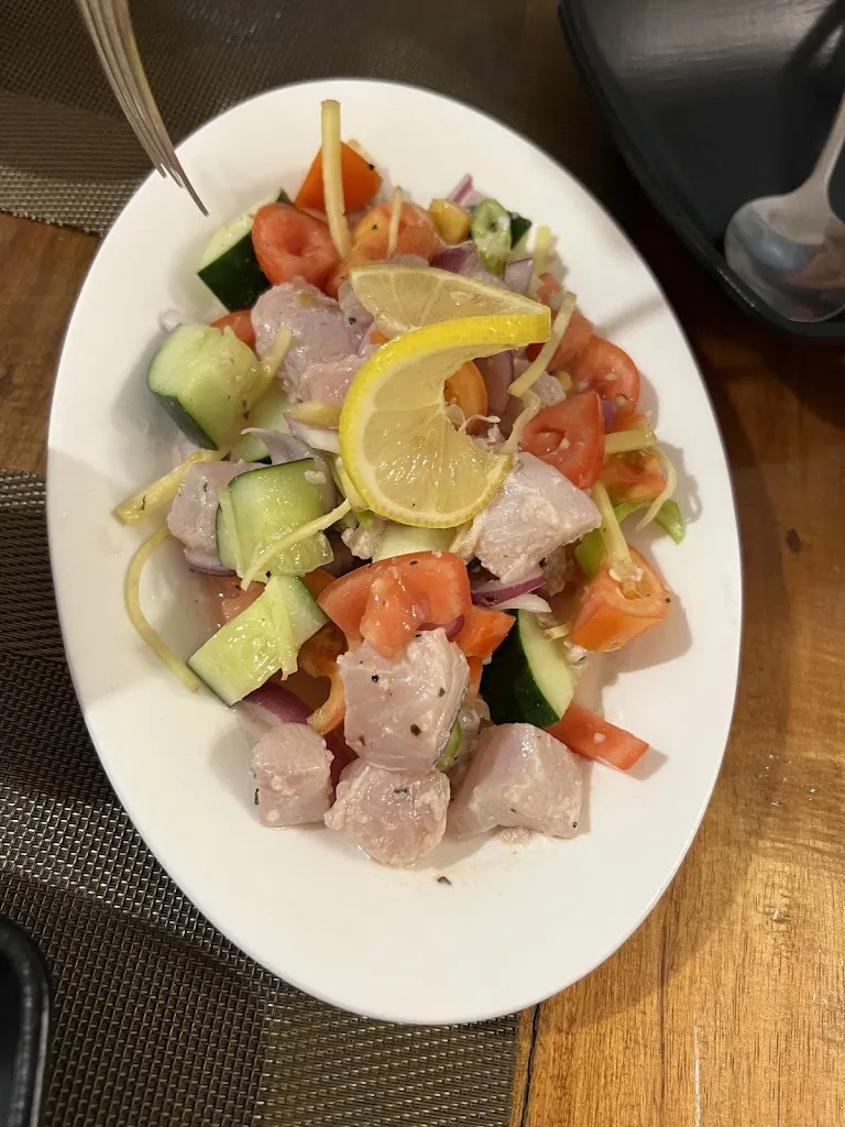 Maxim Zaporozhets_SeaWorld Restaurant_Philippines_review