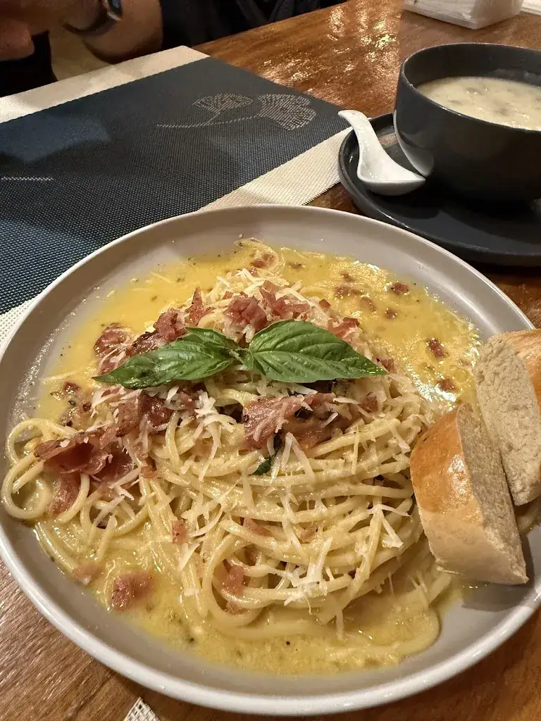 Lyly Ngor_Playa Bar and Restaurant Coron_Philippines_review