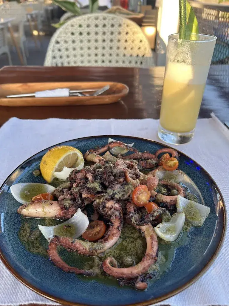 Louise R_La Terrasse bistro Lounge rooftop Coron_Philippines_review