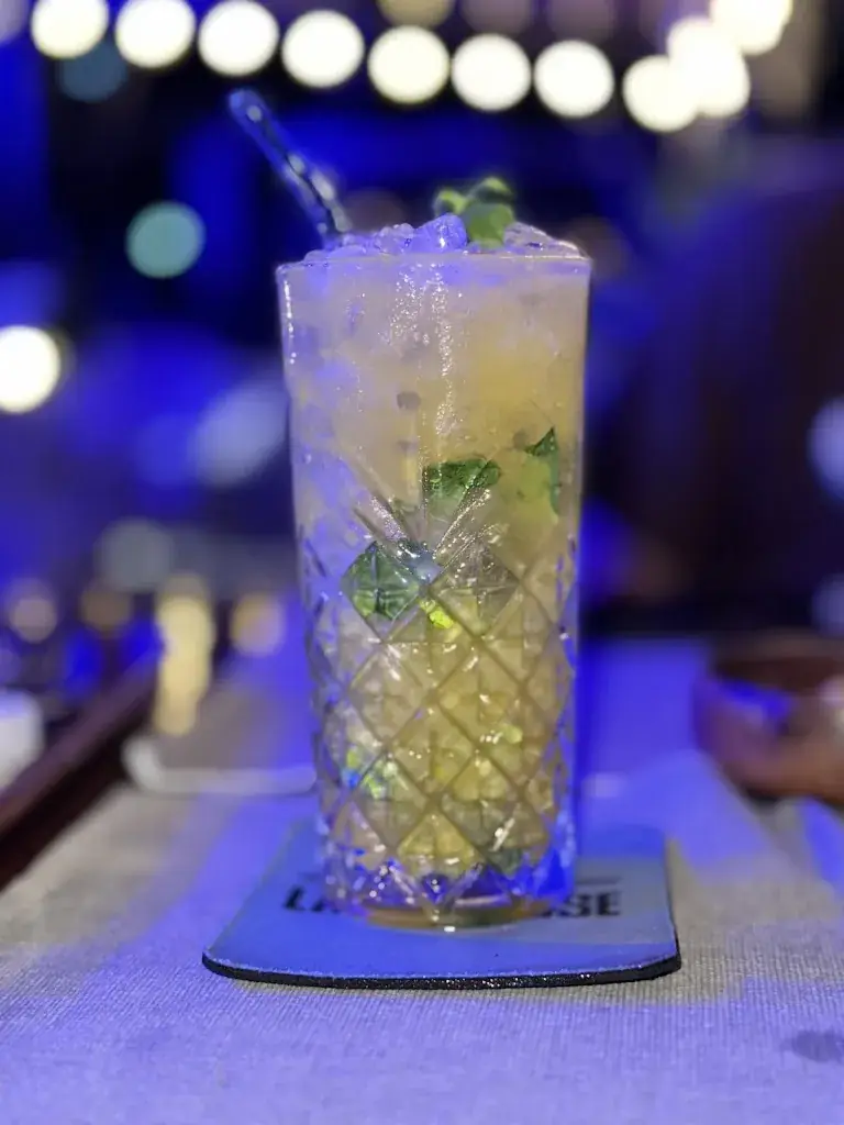 Roxanne Jay_La Terrasse bistro Lounge rooftop Coron_Philippines_review