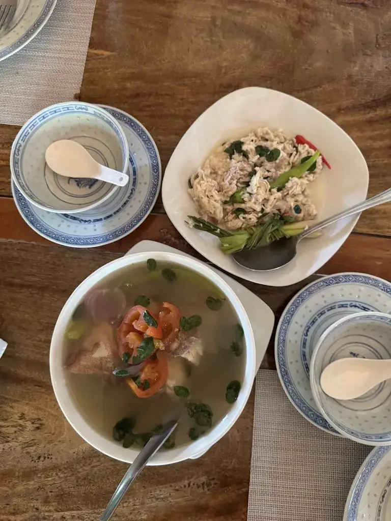 Michael Darwin Pensotes_Winnie's Resturant_Philippines_review