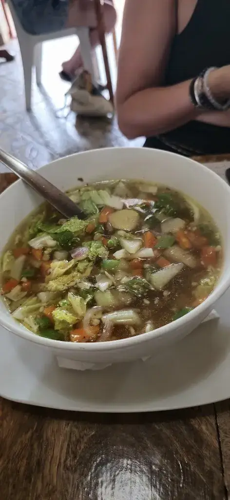 Shelby Arcay_Winnie's Resturant_Philippines_review