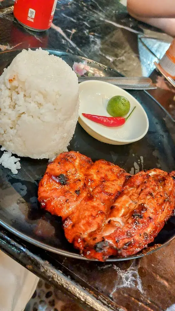 Mirco Maurer_KUYA'S KOCINA_Philippines_review