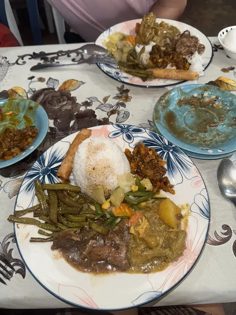 ellie barnes_Cumla Carenderia_Philippines_review