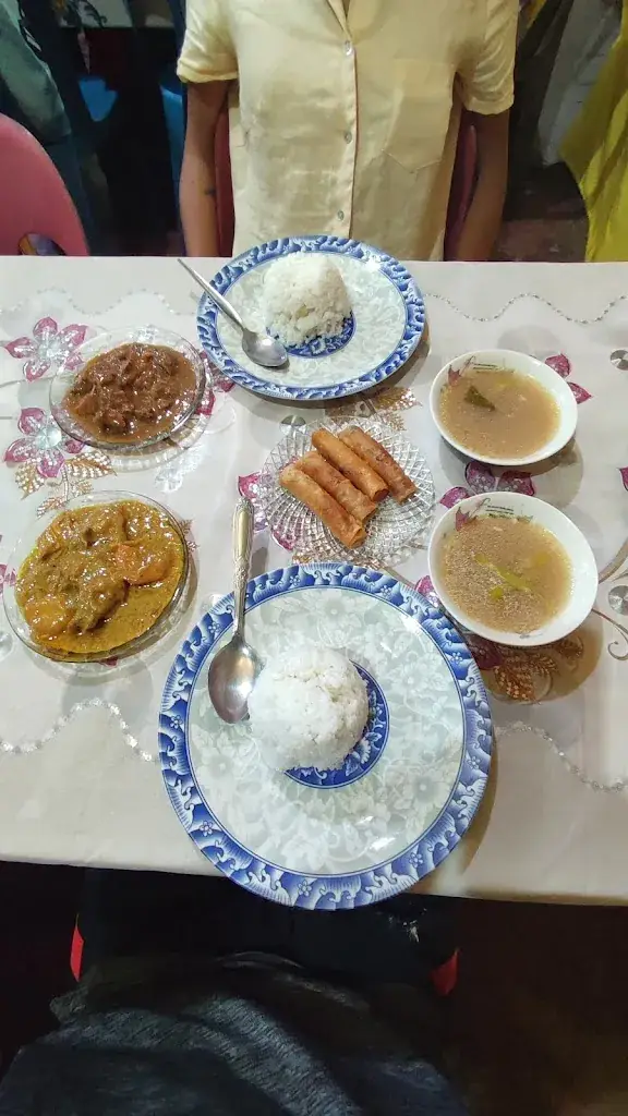 Rodrigo Guerra_Cumla Carenderia_Philippines_review