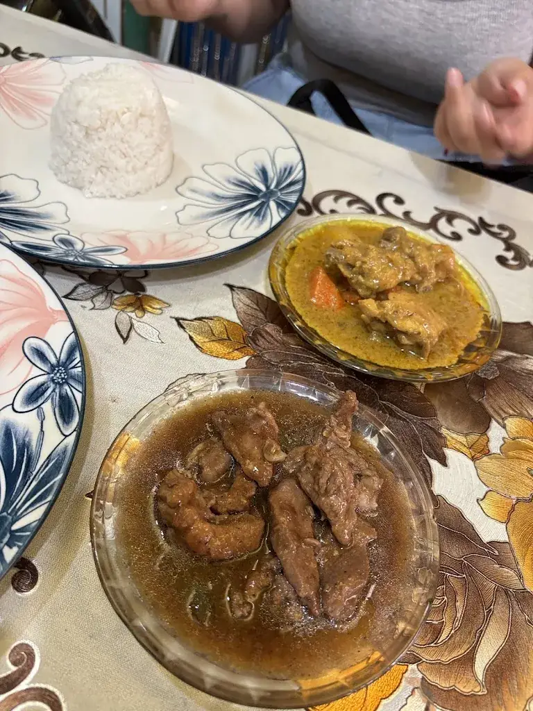 Cumla Carenderia_Philippines_slider_image_3