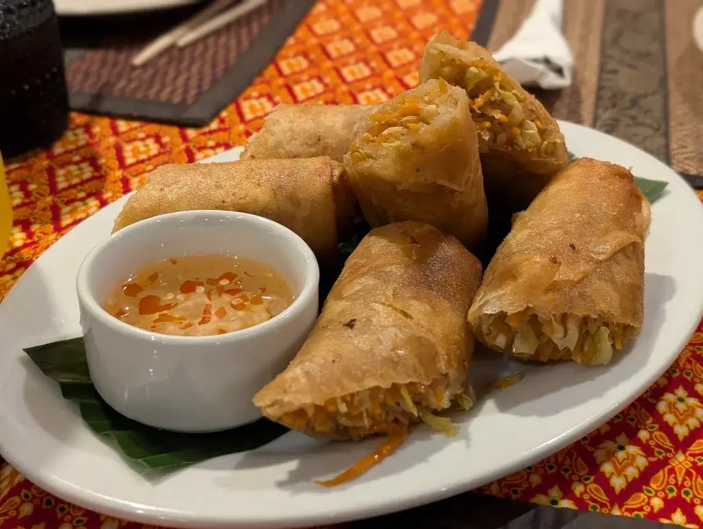 Stéphanie Lambert_Om’s Thai_Philippines_review