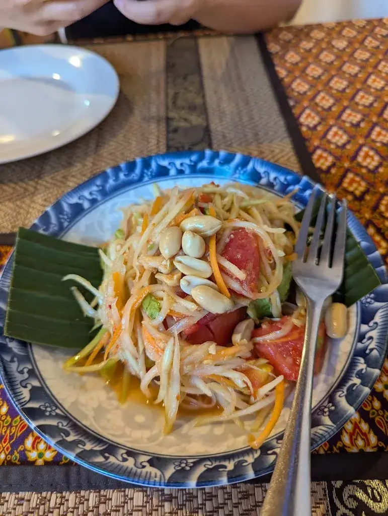 Raphael_Om’s Thai_Philippines_review