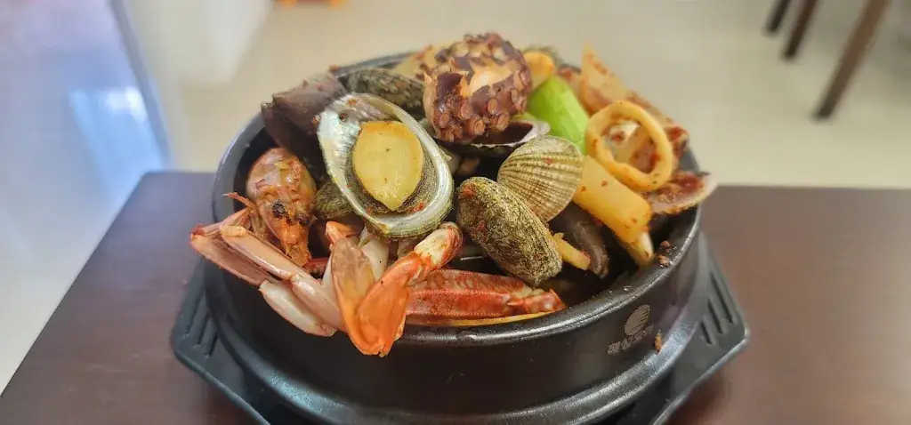 Coron Korean Resto_barangay5_slider_image_3