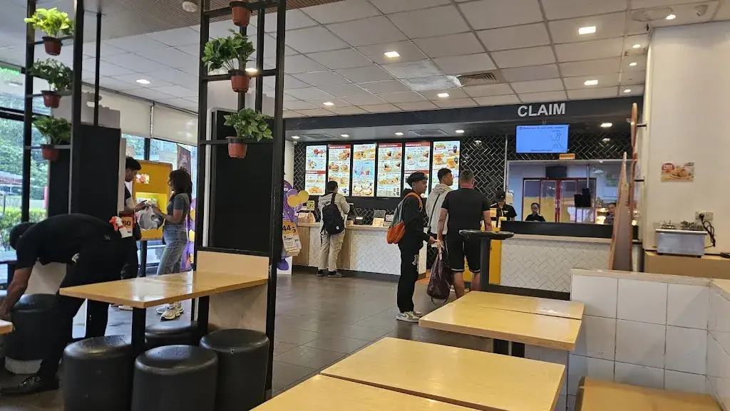 Eng Siong Lee_McDonald's - Coron_Philippines_review