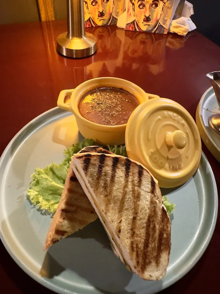 MC Cafe & Bar_Philippines_slider_image_3