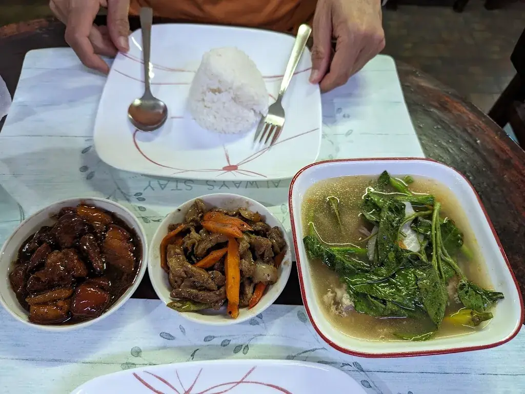 Maria Ngo_Red Rock Coron Snack House_Philippines_recensione