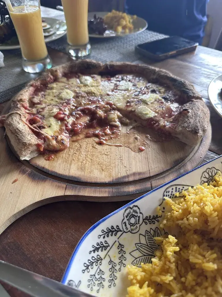 Raen Sunga_Stop Over Bar & Grill Restaurant_Philippines_review