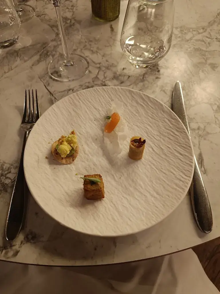 Federico Ferraris_Sphère_Paris_review