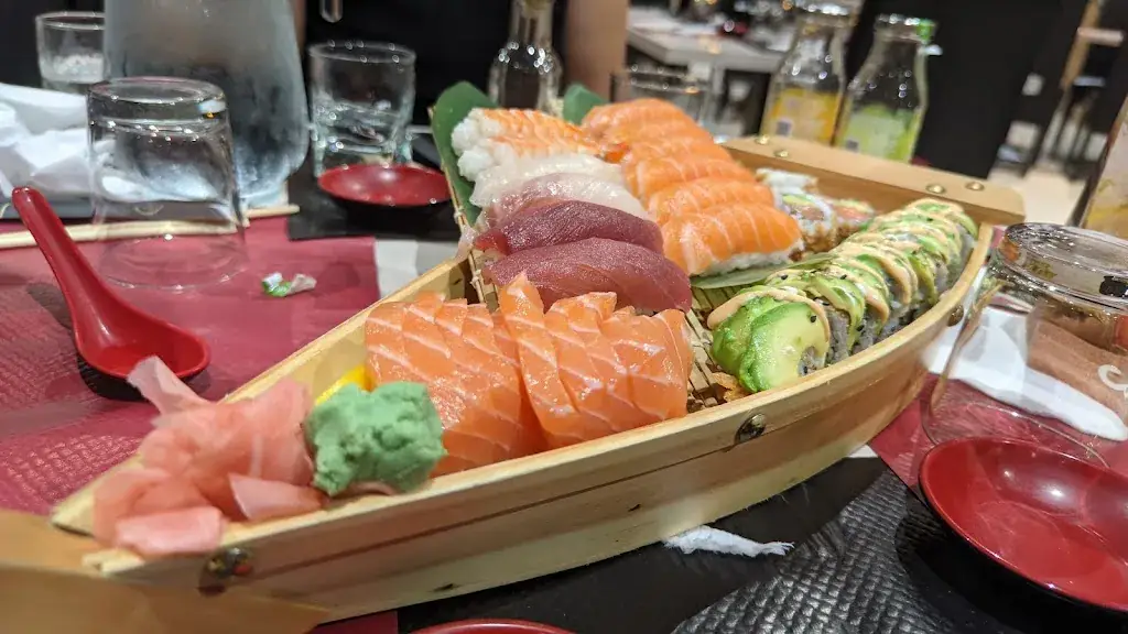 AKI SUSHI_38330_slider_image_3