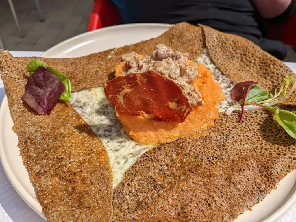 Jeremie Le Hen_LA BARAQUE A CREPES par TOM et MARIE_Huillé-Lézigné_review