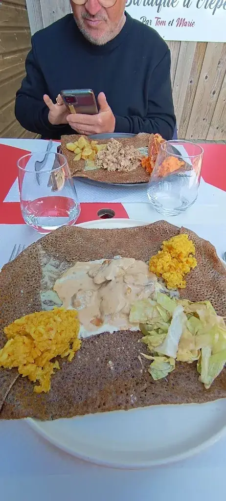 Patrick Duchesne_LA BARAQUE A CREPES par TOM et MARIE_Huillé-Lézigné_review