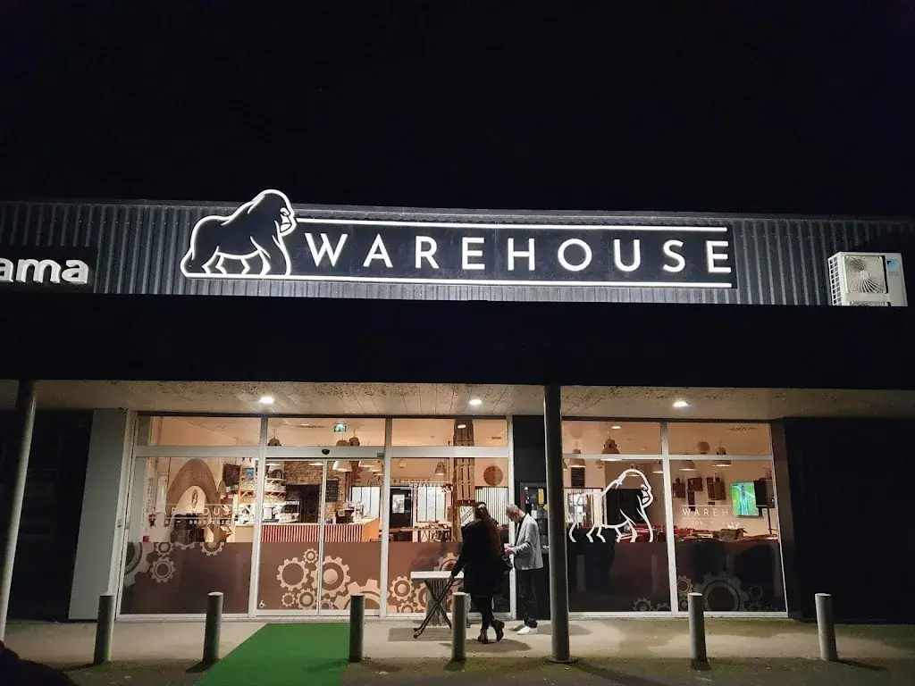 Warehouse restaurant in Écommoy