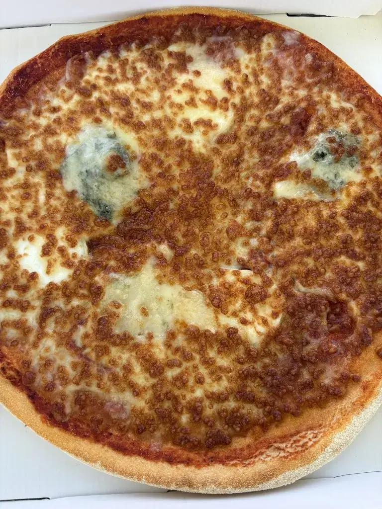 Lucas_Distributeur Pizza Dolce Vita_Écommoy_review