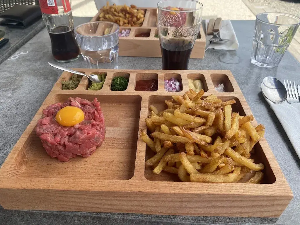 Buzz Leclr_Restaurant Brasserie Laval | Le Par Sécurité_Entrammes_review