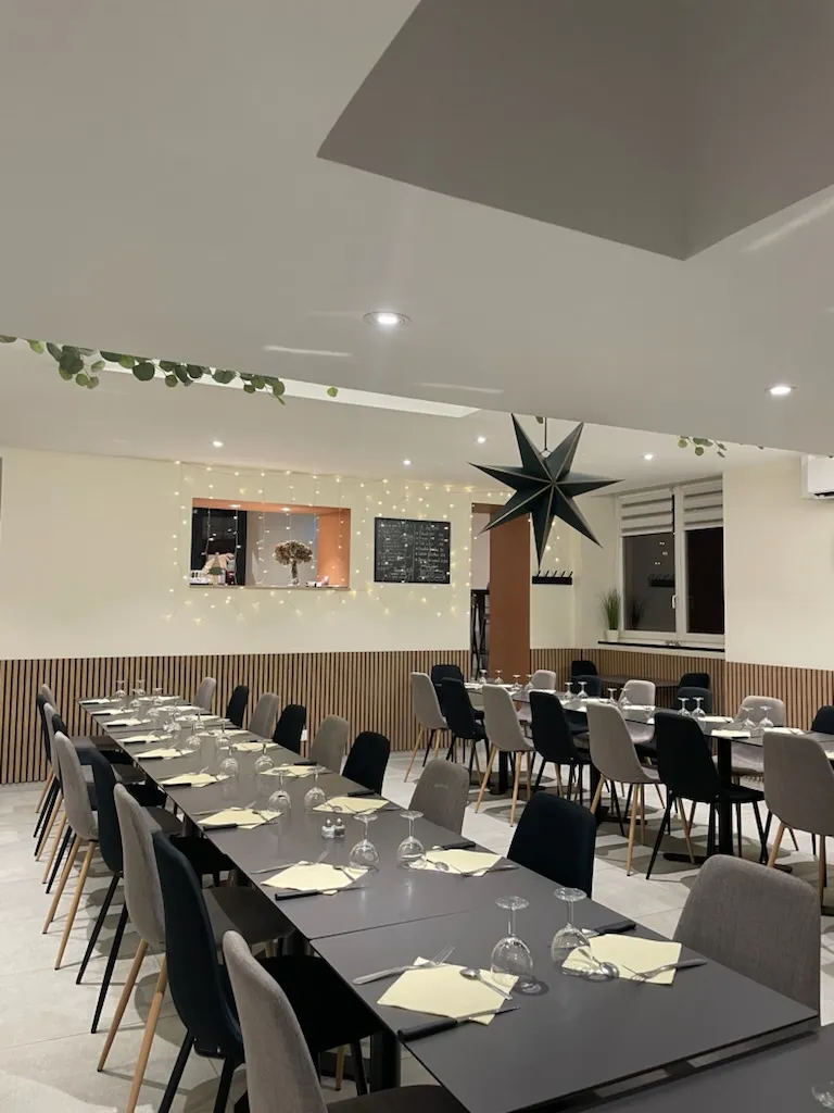 Restaurant la Re7 restaurant in Erbray