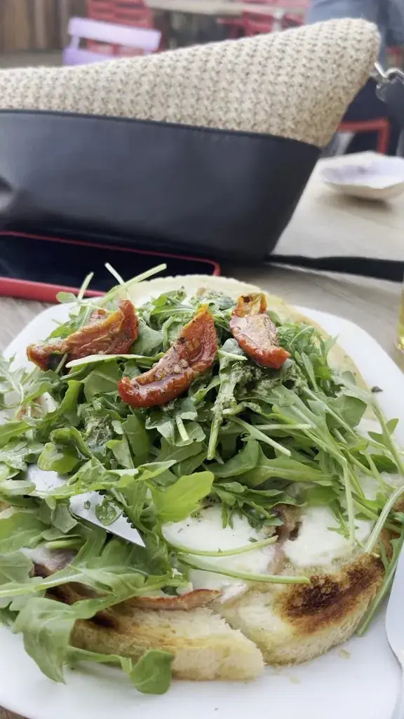 Le Nini's_Étriché_slider_image_2