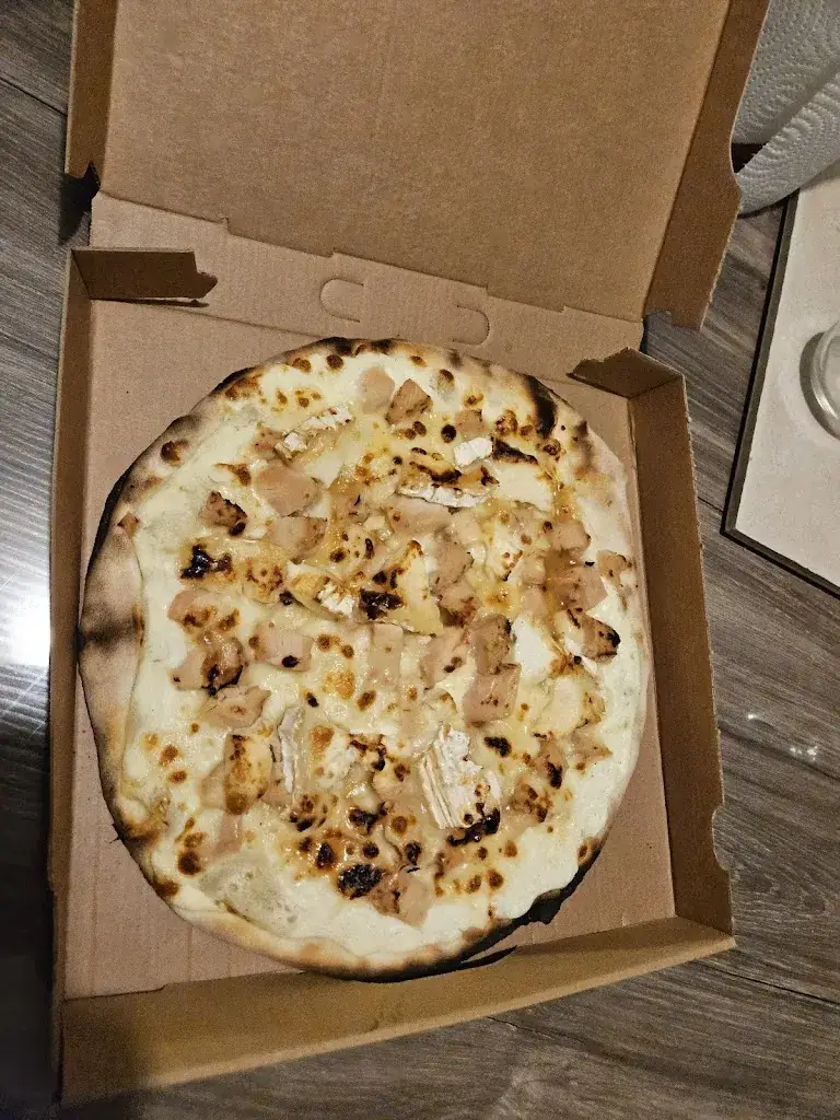 Lucas_Show Pizz_Évron_review