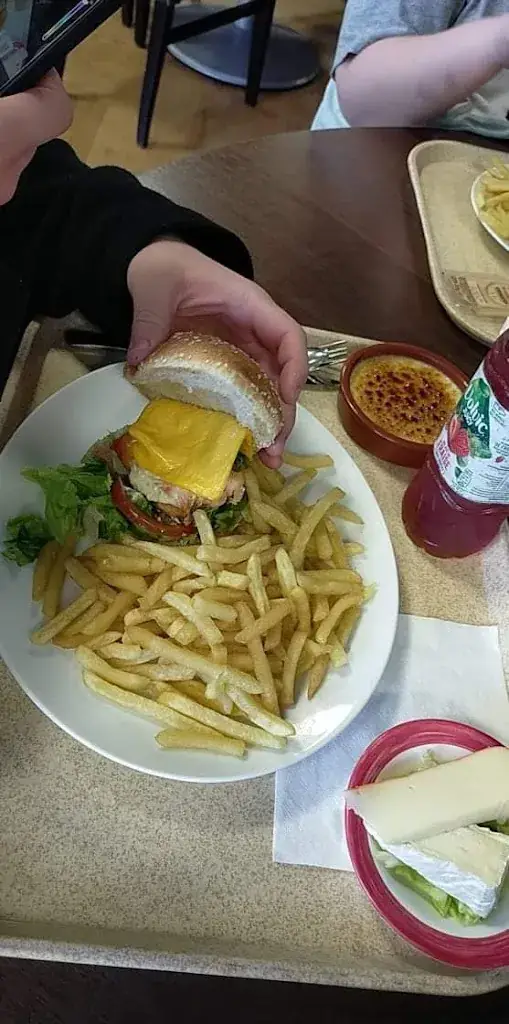 Menu_CAFÉTÉRIA EVRON HYPER U_Évron_image_9