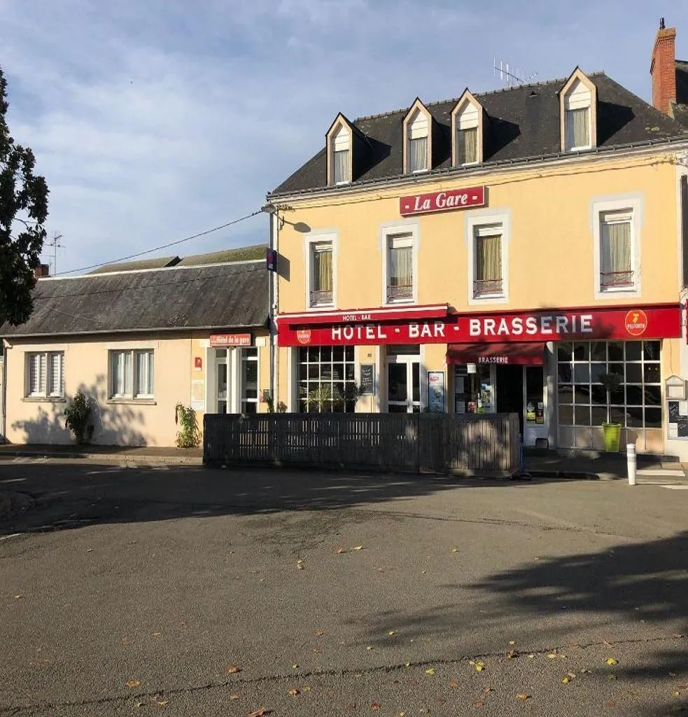 Hotel Brasserie de la Gare_Évron_slider_image_1