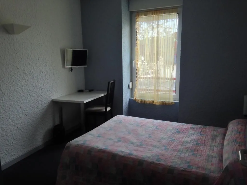 Hotel Brasserie de la Gare_Évron_slider_image_2