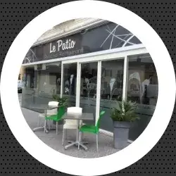 Le Patio ristorante a Évron