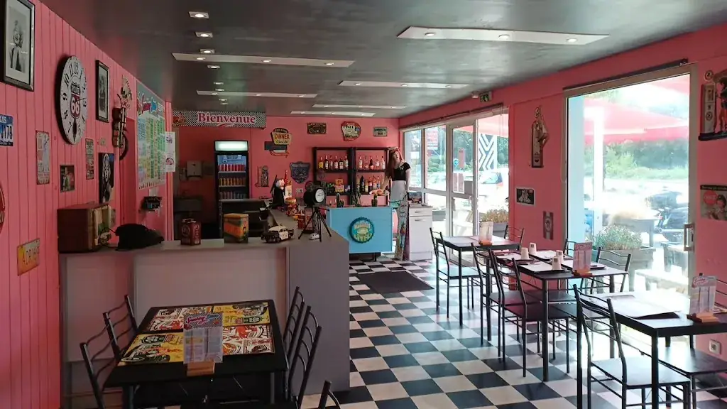 Snacking Diner_Falleron_slider_image_3