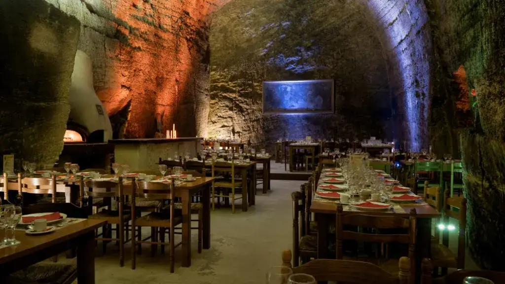 Les Cathédrales de la Saulaie restaurant in Doué-la-Fontaine