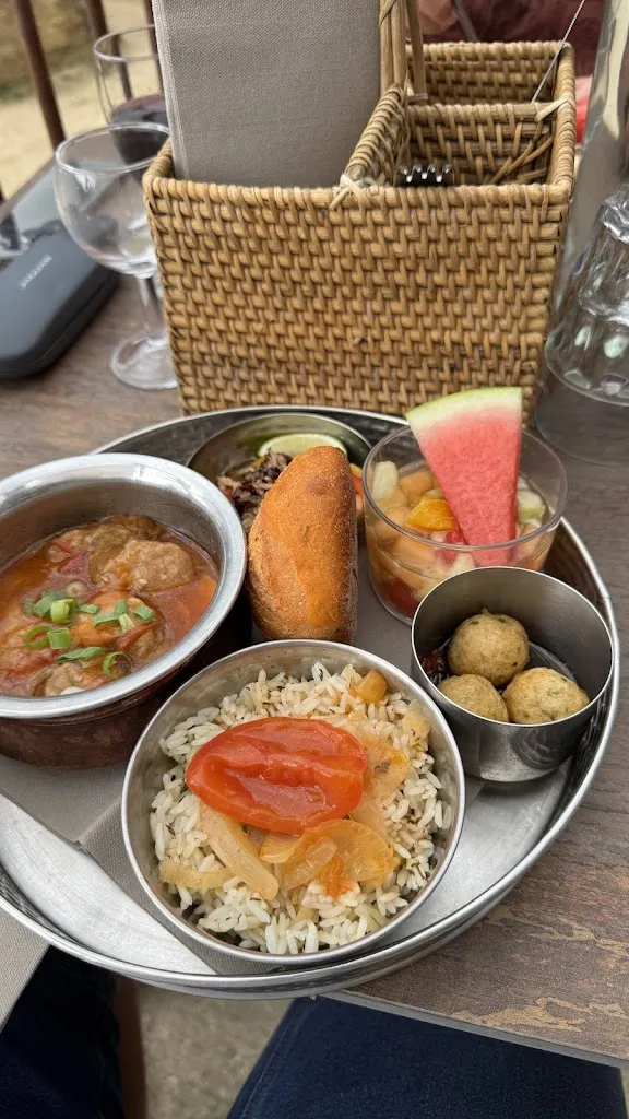 david maigre_Le Camp Des Girafes_Doué-en-Anjou_review