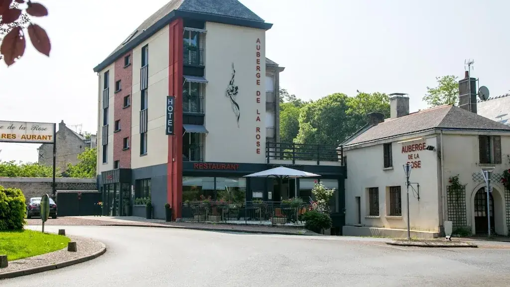 Logis Hôtels Auberge de la Rose restaurant in Doué-en-Anjou