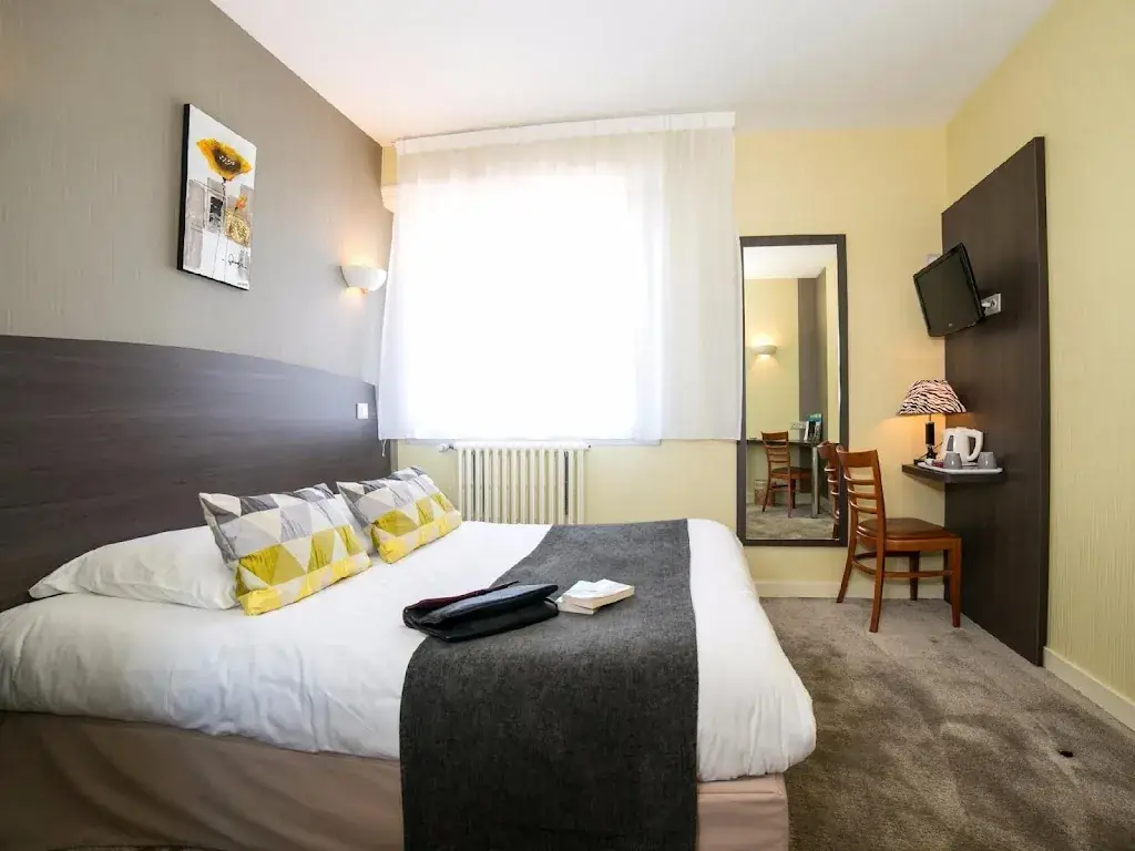 Logis Hôtels Auberge de la Rose_Doué-en-Anjou_slider_image_2