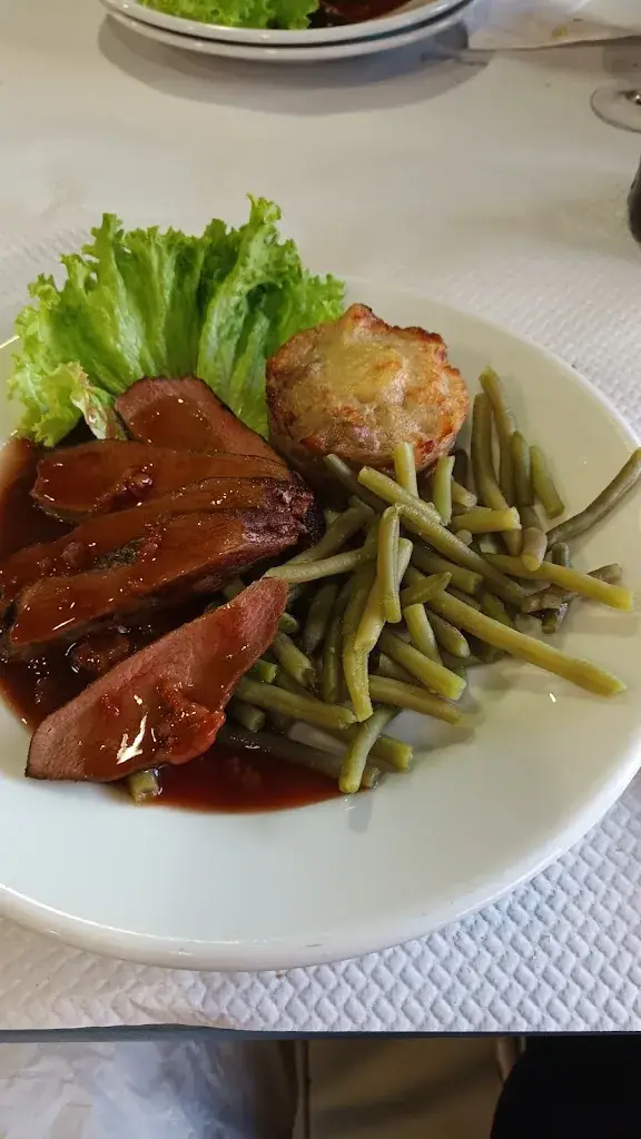 Ali Wagstaff_EURO ROUTE – Chez Paul_Doué-en-Anjou_review