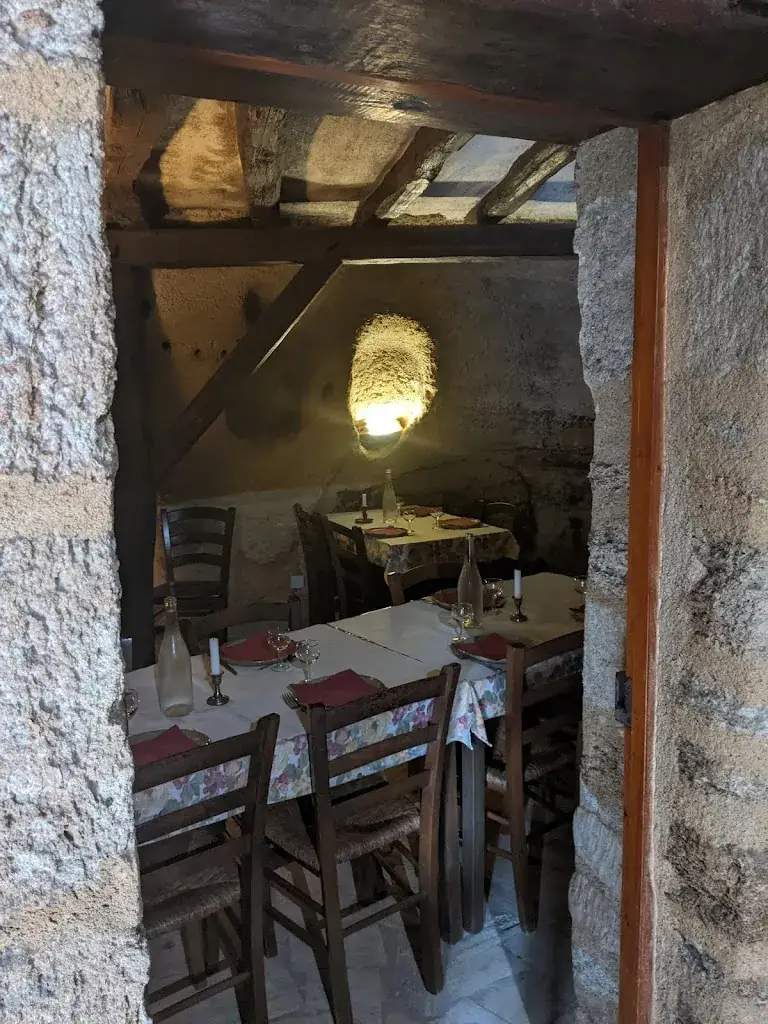 Ver Bea_Restaurant Les Caves de la Genevraie_Louresse-Rochemenier_review