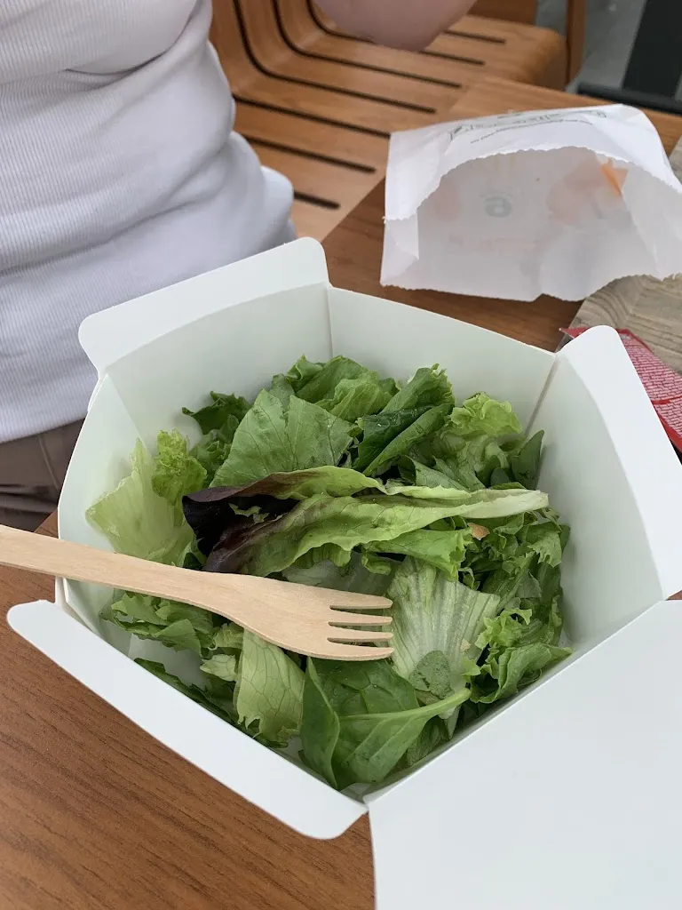 Tim Lowe_McDonald's Doué la Fontaine_Fontaine_review