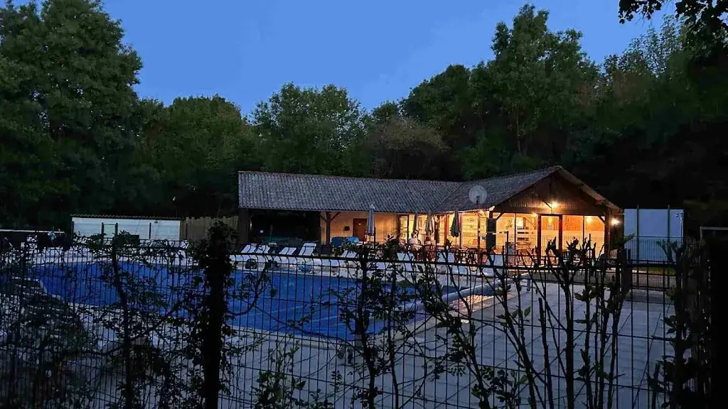 Camping La Vallée des Vignes restaurant in Doué-en-Anjou