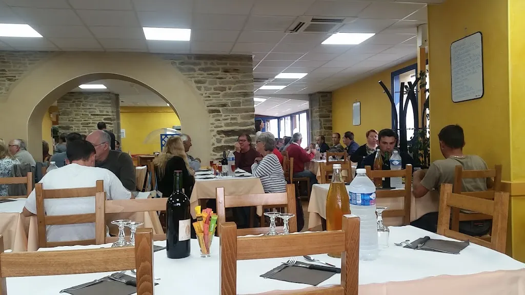 Le Lion d'Or_Fougerolles-du-Plessis_slider_image_1