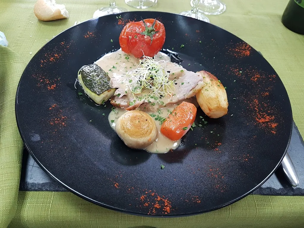 Le Lion d'Or_Fougerolles-du-Plessis_slider_image_2