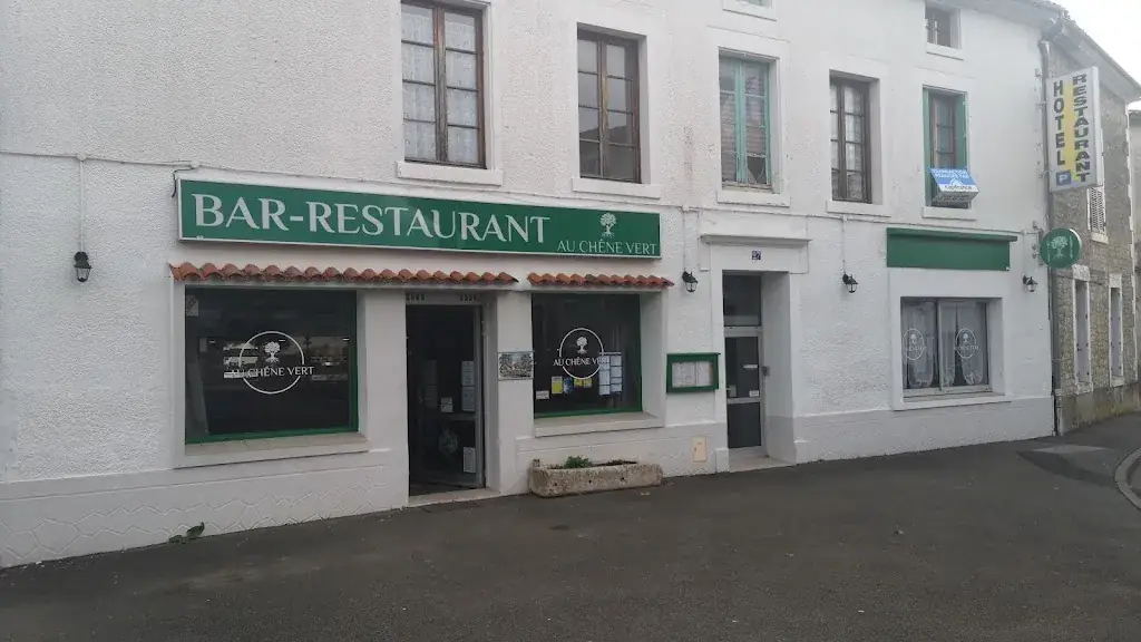 AU CHÊNE VERT restaurant in Fontenay-le-Comte