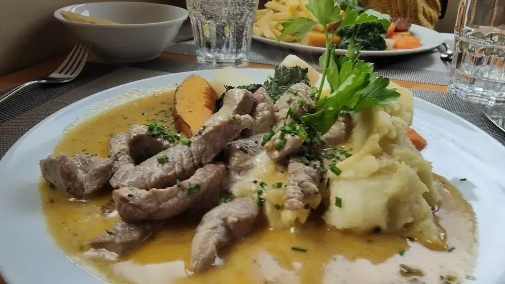 Restaurant des Gorges_Biel_slider_image_2